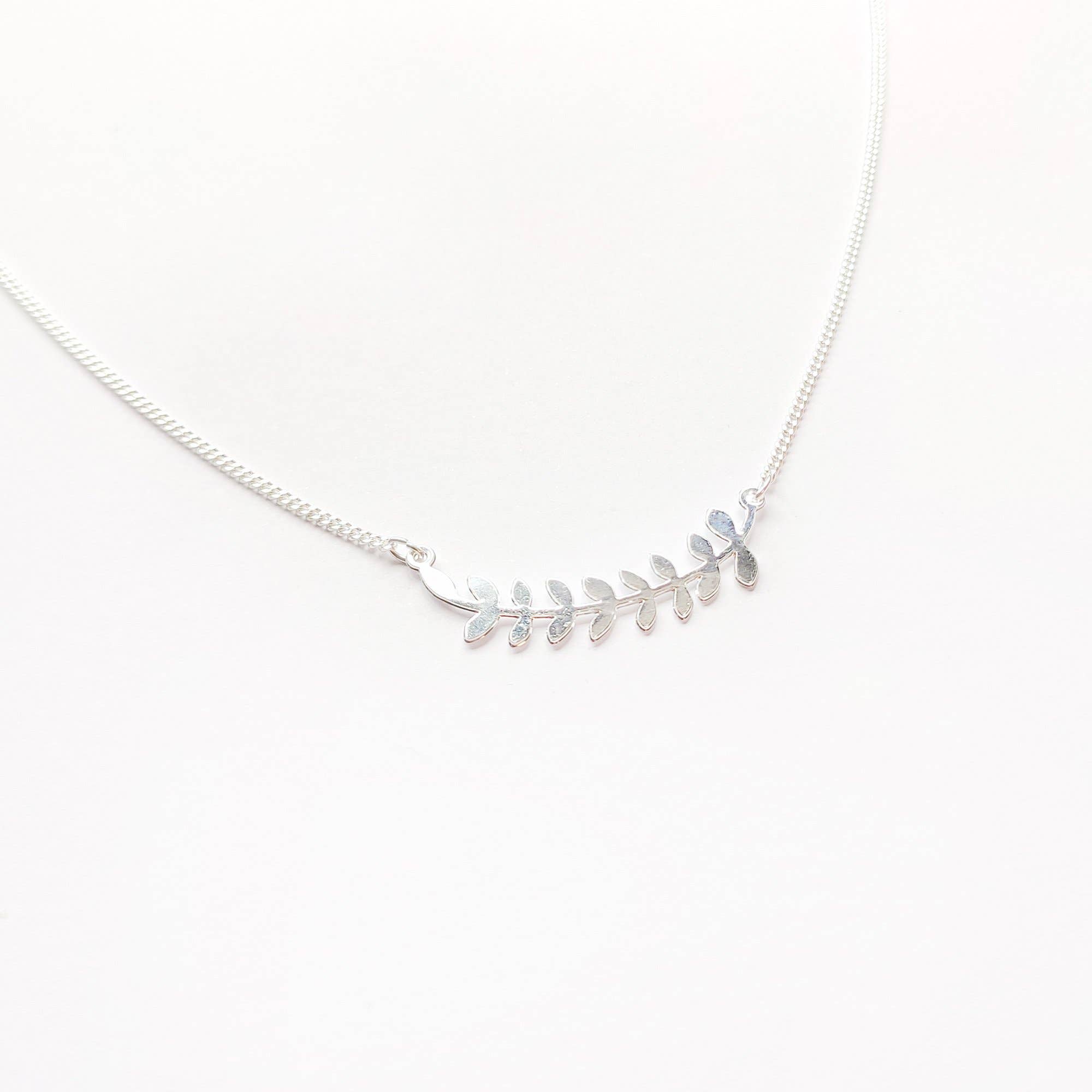 Shany Design Studio – Großhandel Kette mit Anhänger/Charm – Lorbeer Blätter Zweig Halskette Gold/Silber7