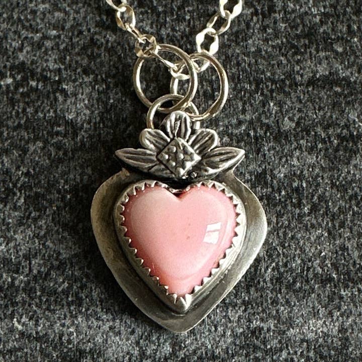 oaktownwendy - Wholesale Pendant/Charm Necklace - Pink Queen Conch Sacred Heart Necklace - Sterling Silver