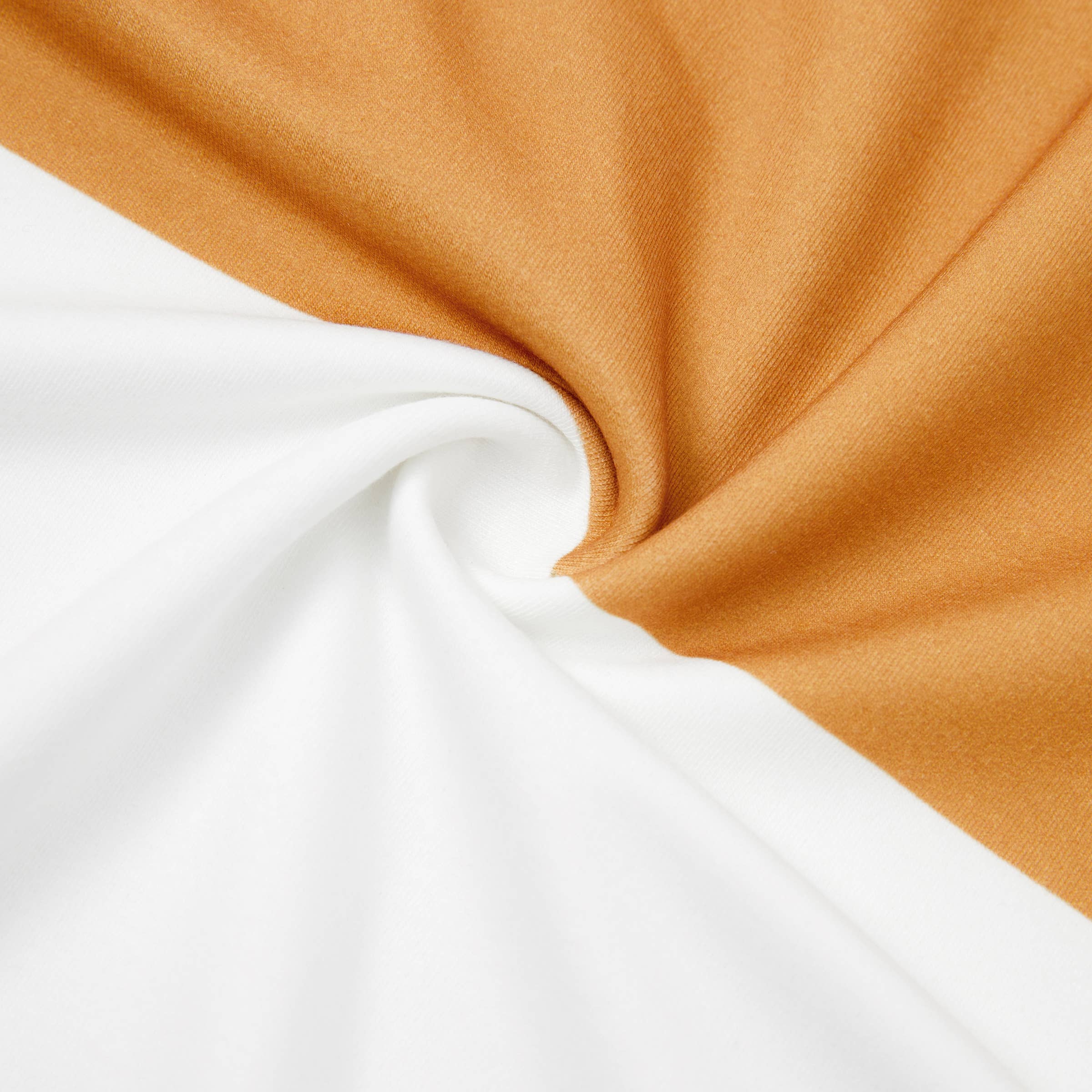 Brun Familjens matchande plagg: långärmad pikétröja och klänning med volangkant för wholesale på Faire30