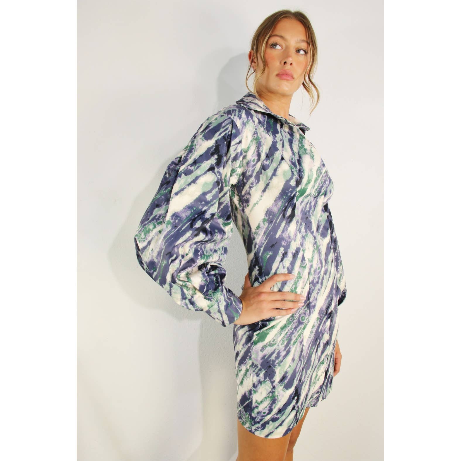 MARINEBLAU MULTI SCHWERES BAUMWOLL-MINIKLEID MIT BALLONÄRMELN für den Großhandel auf Faire12