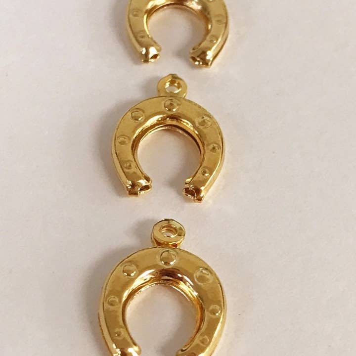 The Bead Bazaar - Wholesale Individual Charm/Pendant - Gold Horseshoe Charm, Gold Filled Horseshoe Pendant For Jewelry Making, Good Luck Charms, Bulk Charms For Beading, Small Horseshoe Lucky Charm