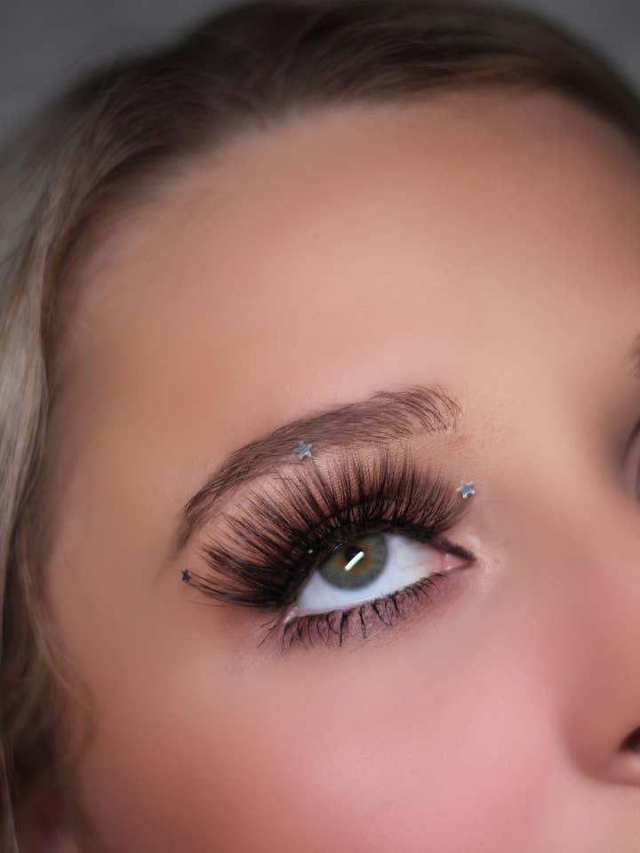 Silver Star Lash for wholesale by Splashes Lashes