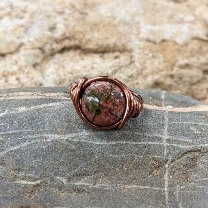 Unakietring in antieke koperen aardse sieraden voor wholesale door Distorted Earth