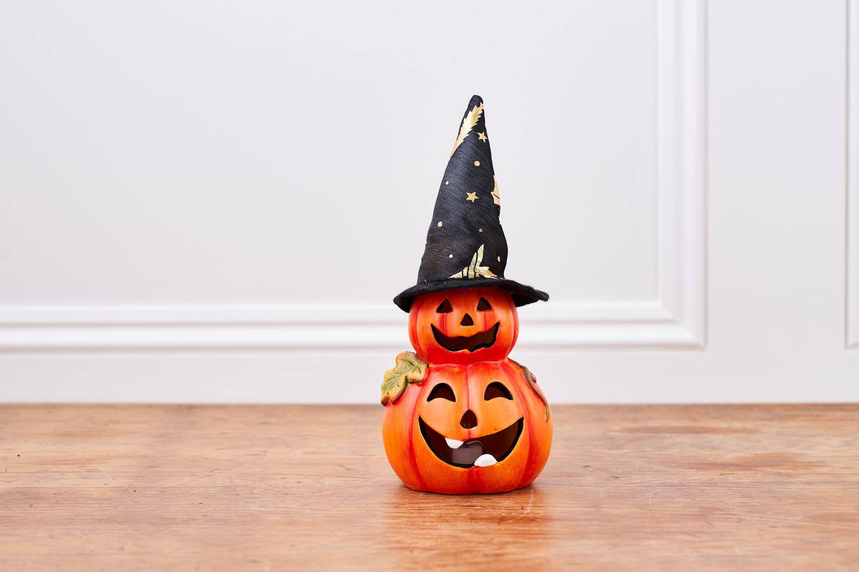 We Love Seasons EU - Wholesale Decorative Tabletop Object - Double Pumpkin Witch with Multicoloured Flashing Lights0