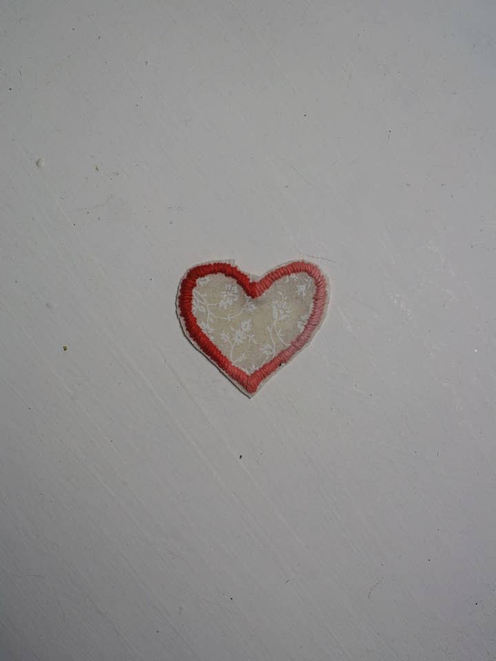 Patch met hartvormige omtrek (P06) voor wholesale door Hearts Undone