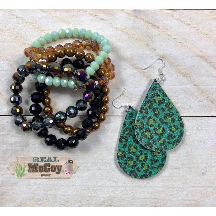 Grüne Leoparden-Leder-Ohrringe für den Großhandel von Real McCoy Mercantile, LLC