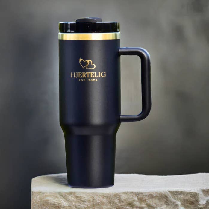 Hjertelig tumbler i rostfritt stål med guldkant och logotyp, svart för wholesale av Hjertelig