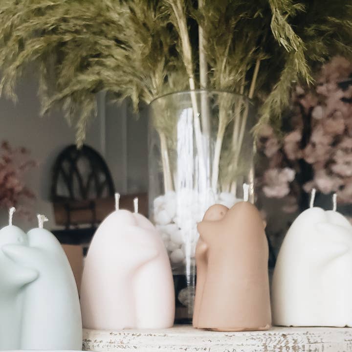 LiveYoung Candle Company - Wholesale Novelty Candle - Huggie Candle1