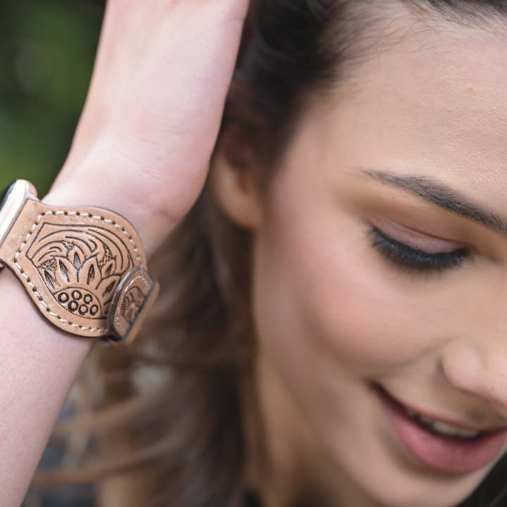 The Design Edge - Wholesale Watch band/strap – Unisex - Tooling Lthr Rounded Apple Watch Strap – WS101 (Min Qty 2pc)1