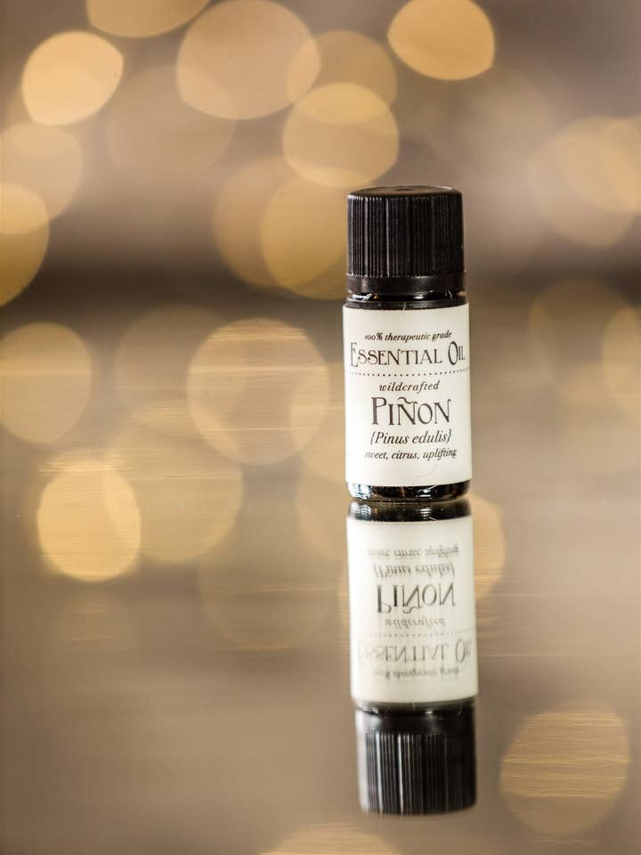 Olio essenziale di piñon per la vendita all'ingrosso da parte di Rooted Apothecary