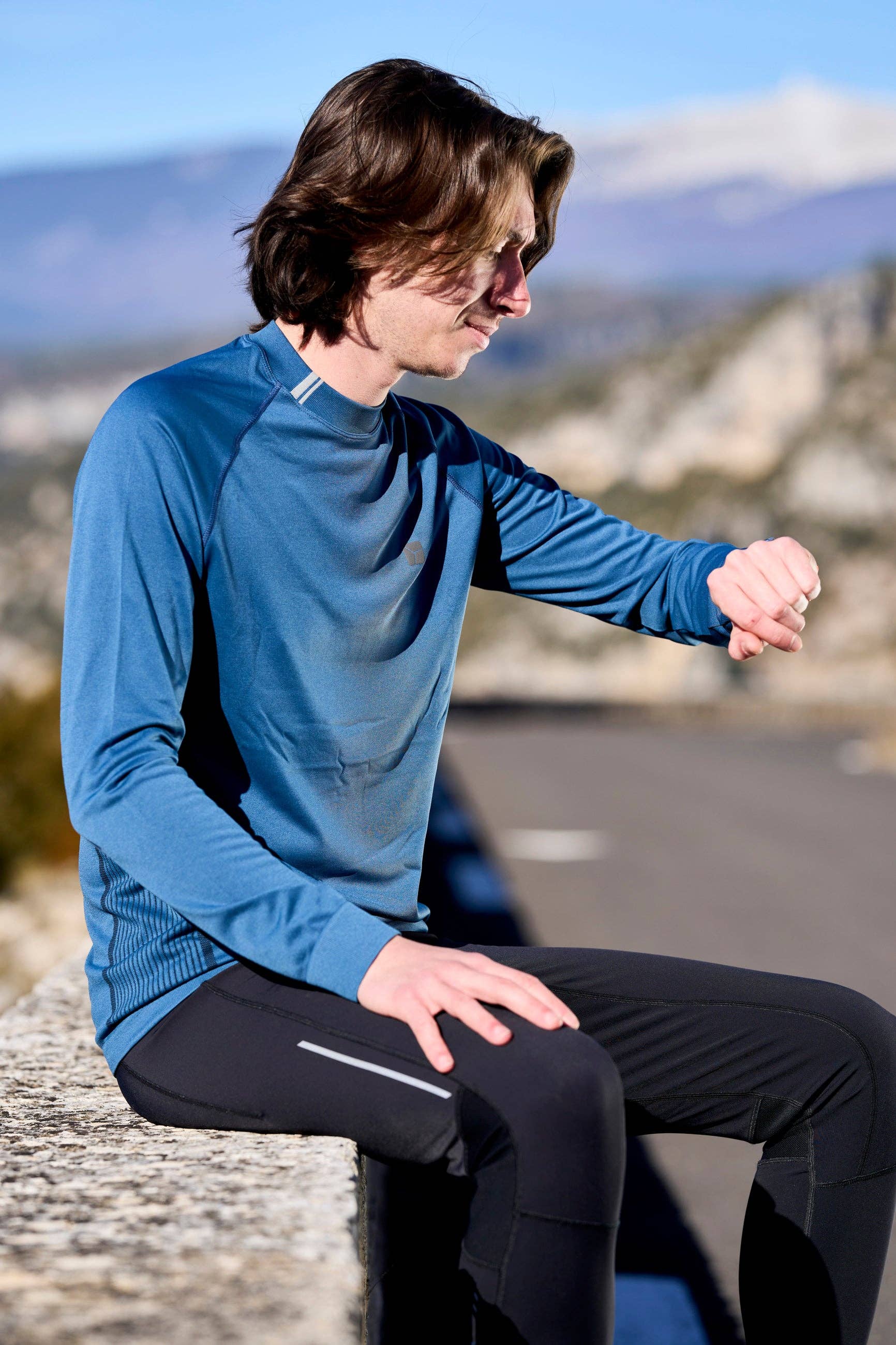 THE FAIR SPORT - Wholesale Athletic Top - Men's - The men's long-sleeve running & multisport top3