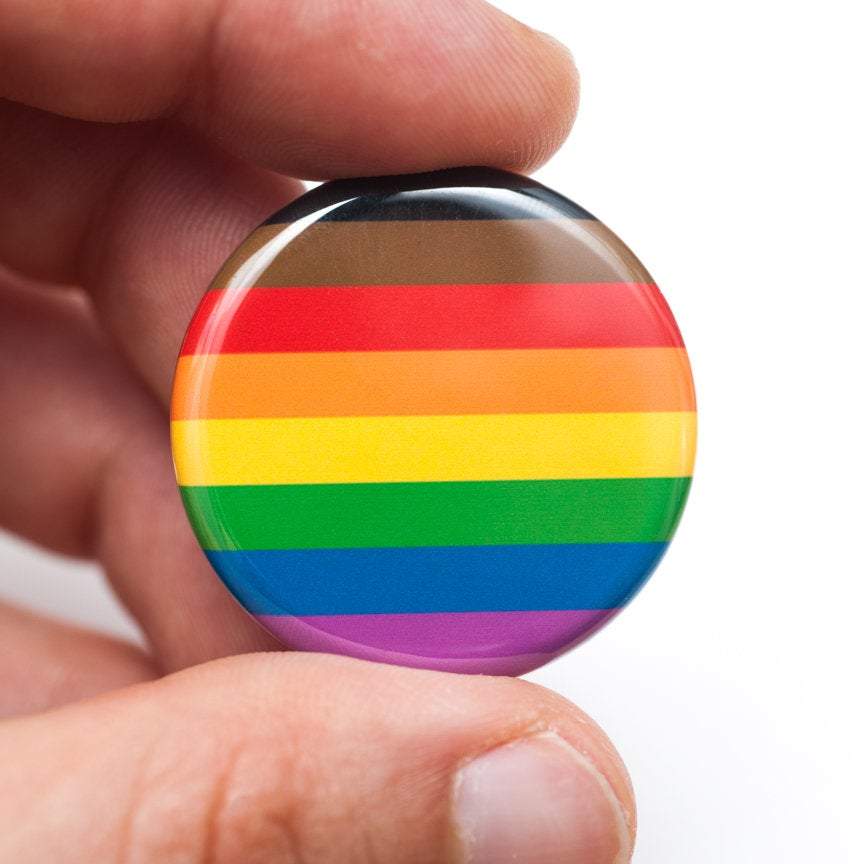 Crafty Queer Studio – Engroshandel Reversnål/knap – Inklusiv regnbueflag LGBTQ+pin/knap1