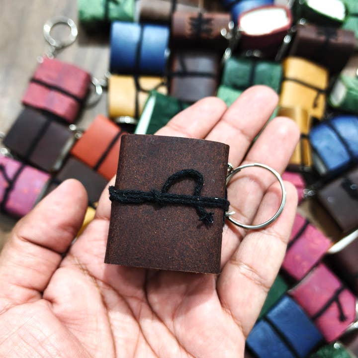 Billion Brothers - Wholesale Keychain - Unisex - Miniature Leather Journal Keyring Keychain Best Small Gifts4