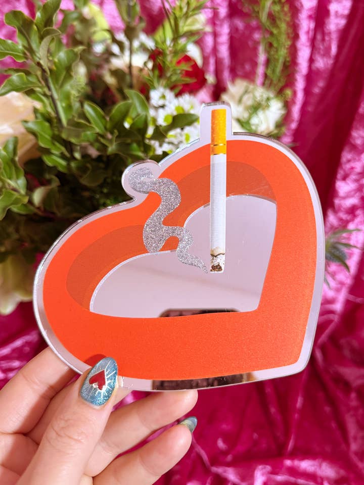 Espelho-cinzeiro retro em forma de coração por atacado de Printed Weird