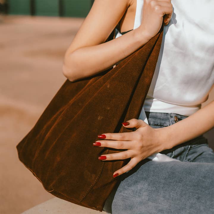 Borsa a tracolla in camoscio bohemien per la vendita all'ingrosso da parte di Atlas artisan