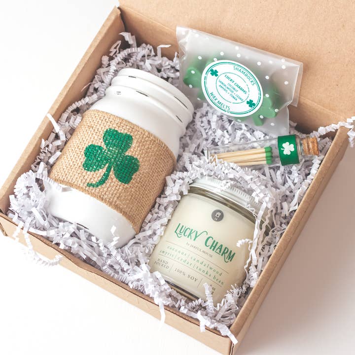 St.Patrick's Day Gift Bundle - Candle, Melts, Matches +Jar for wholesale by Jarful House