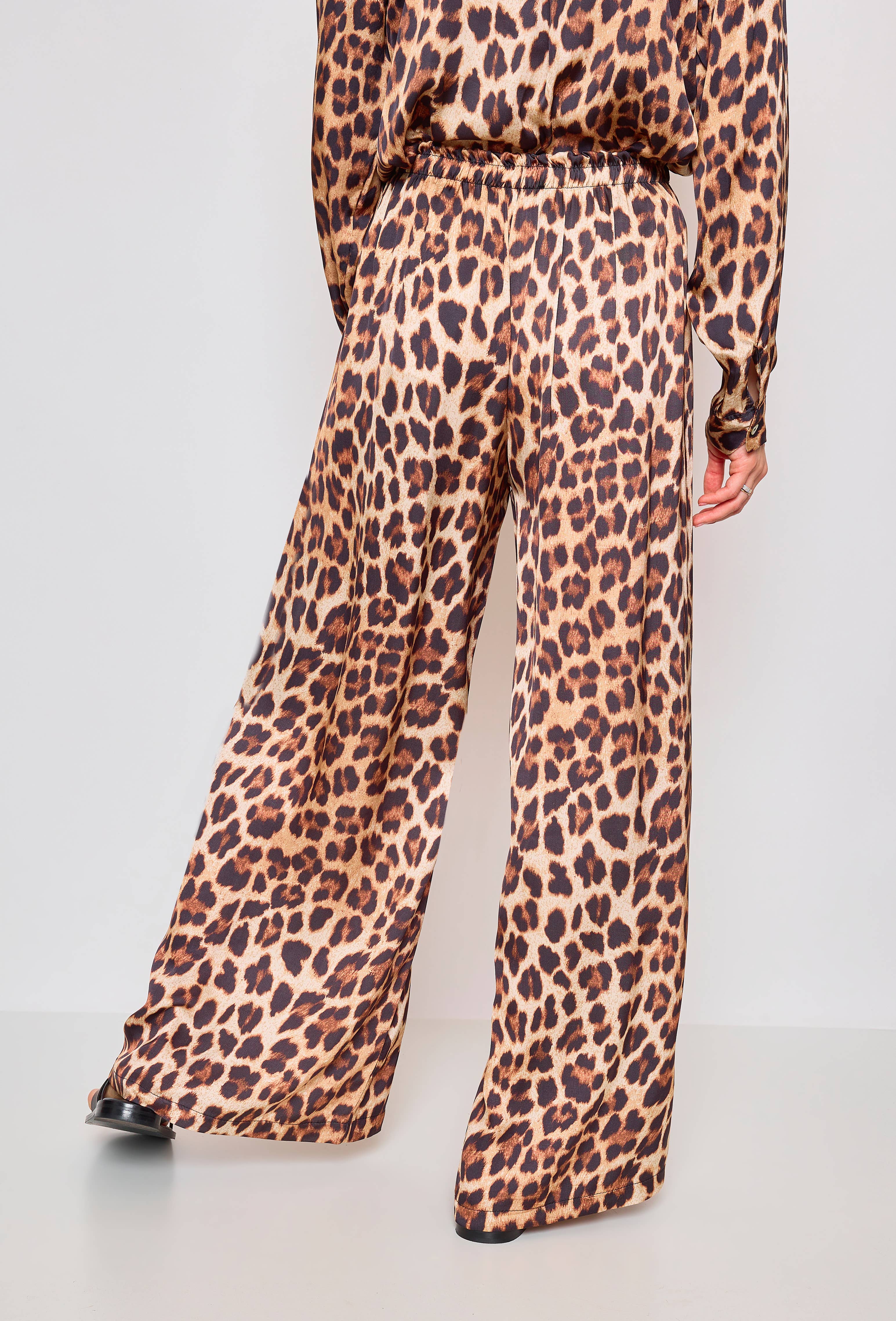 Beige Pantalon large imprimé animalier en vente sur Faire3