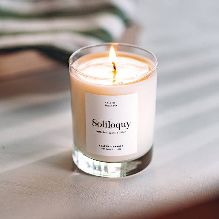 Hearth & Hammer - Vente Bougie en bocal - Catalogue Soliloquy Bougie Littéraire1