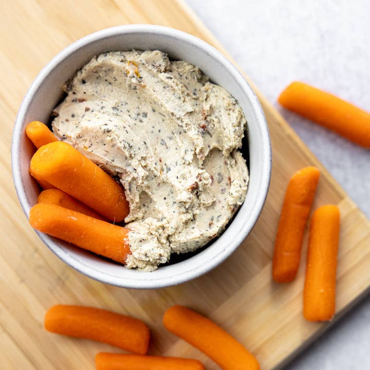 Harris and Ruddock - Wholesale Cheese - Sun Dried Tomato Basil Cheese Spread - 9 oz1