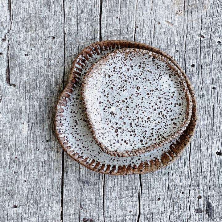 River Ceramics - Wholesale Serving plate - White Speckle Serving Plates - Hand Carved Pattern4