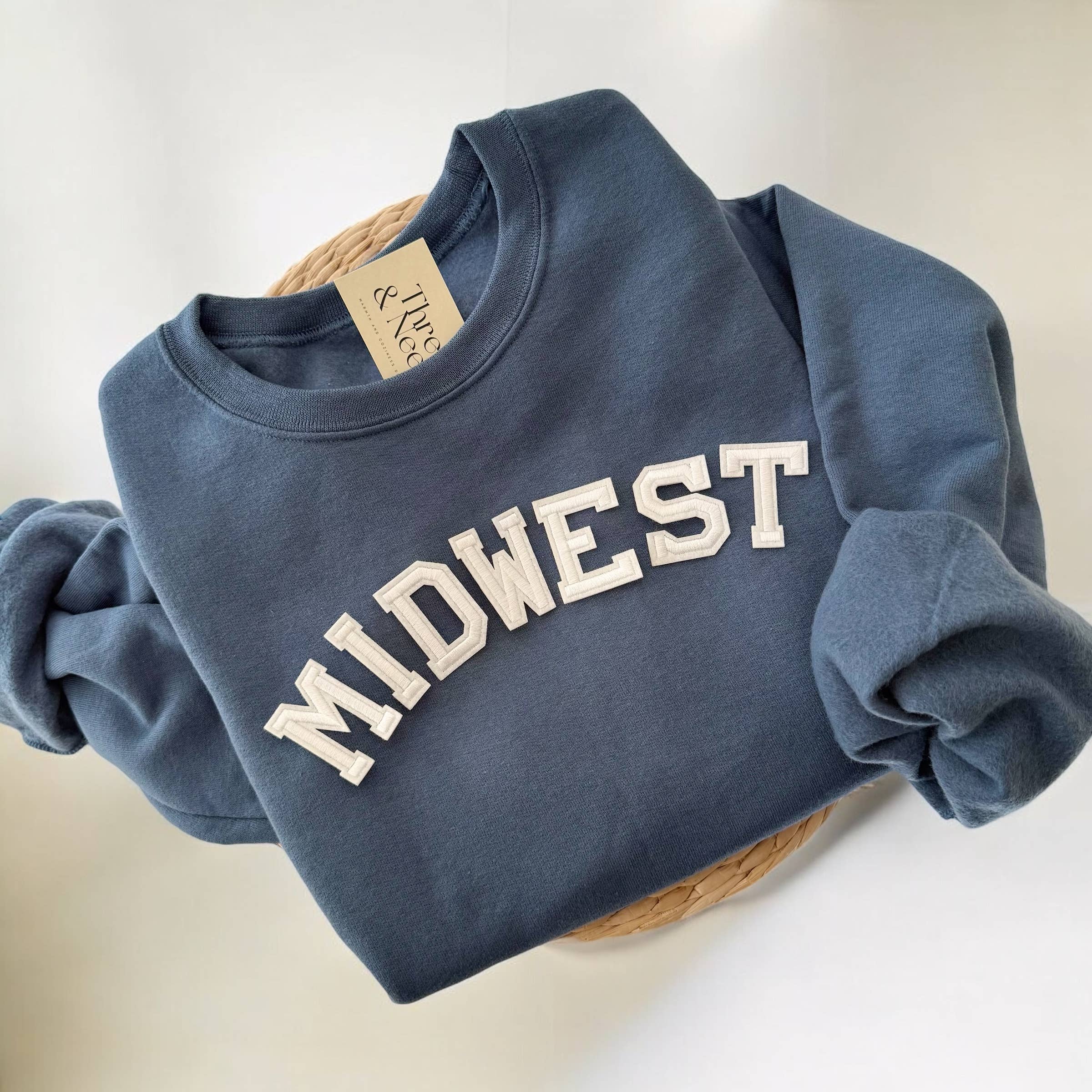 Threads And Needles, INC. – wholesale Sweatshirt med tryck - Dam – MIDWEST Rundhalsad Sweatshirt1