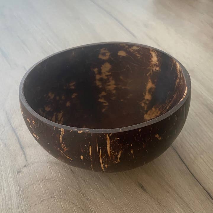 Large coconut bowl - polished on both sides for wholesale by Ogho