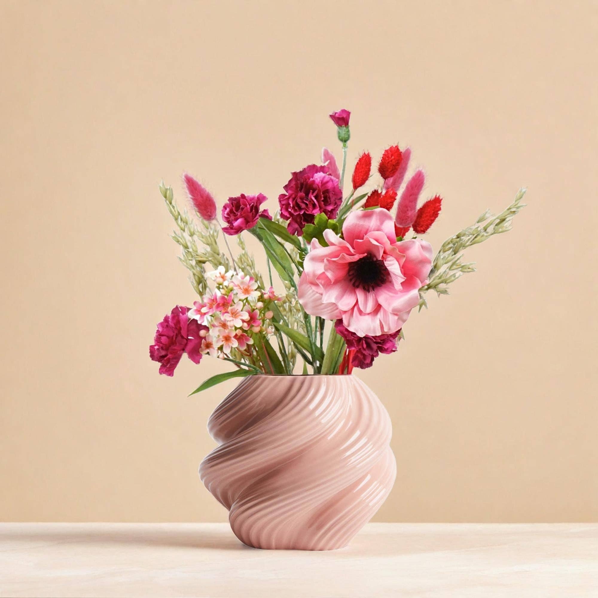 Wildflowers by Floriette - Wholesale Dried/Pressed Flowers - Flowers in gift box dried and artificial - Red Allure - Valentine's Tip1