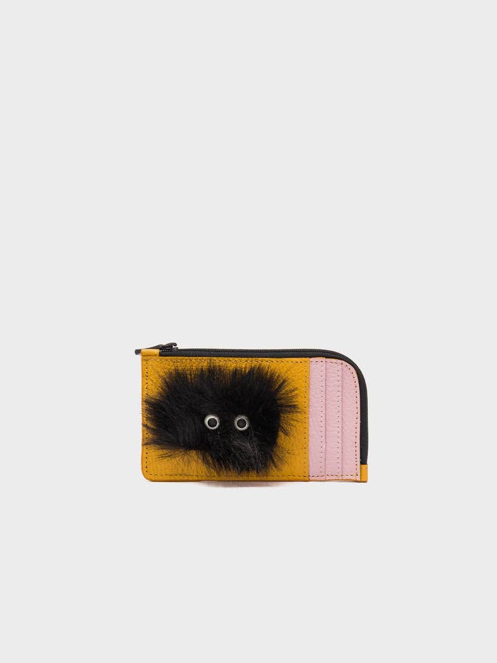 Porte-cartes zippé en cuir doré Fausto - Appliqué Monstre Pelucheux pour la vente par Min & Mon