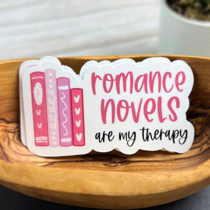 Pegatina «Las novelas románticas son mi terapia» para venta al por mayor de Mav & Molly Designs