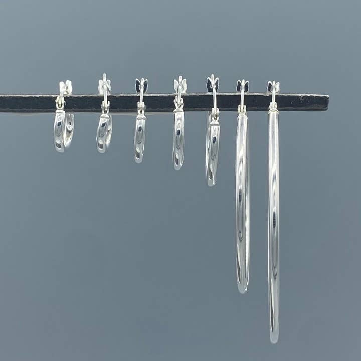 Something Silver - Vendita all'ingrosso Orecchini a cerchio - Orecchini a cerchio con chiusura francese in argento sterling da 2 mm7