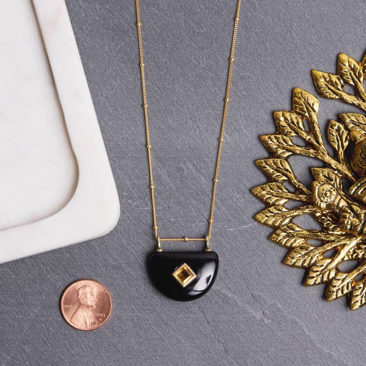 Soul & Little Rose – wholesale Pendant/charm necklace – Black Onyx and Citrine Half Circle Pendant Charm Necklace3