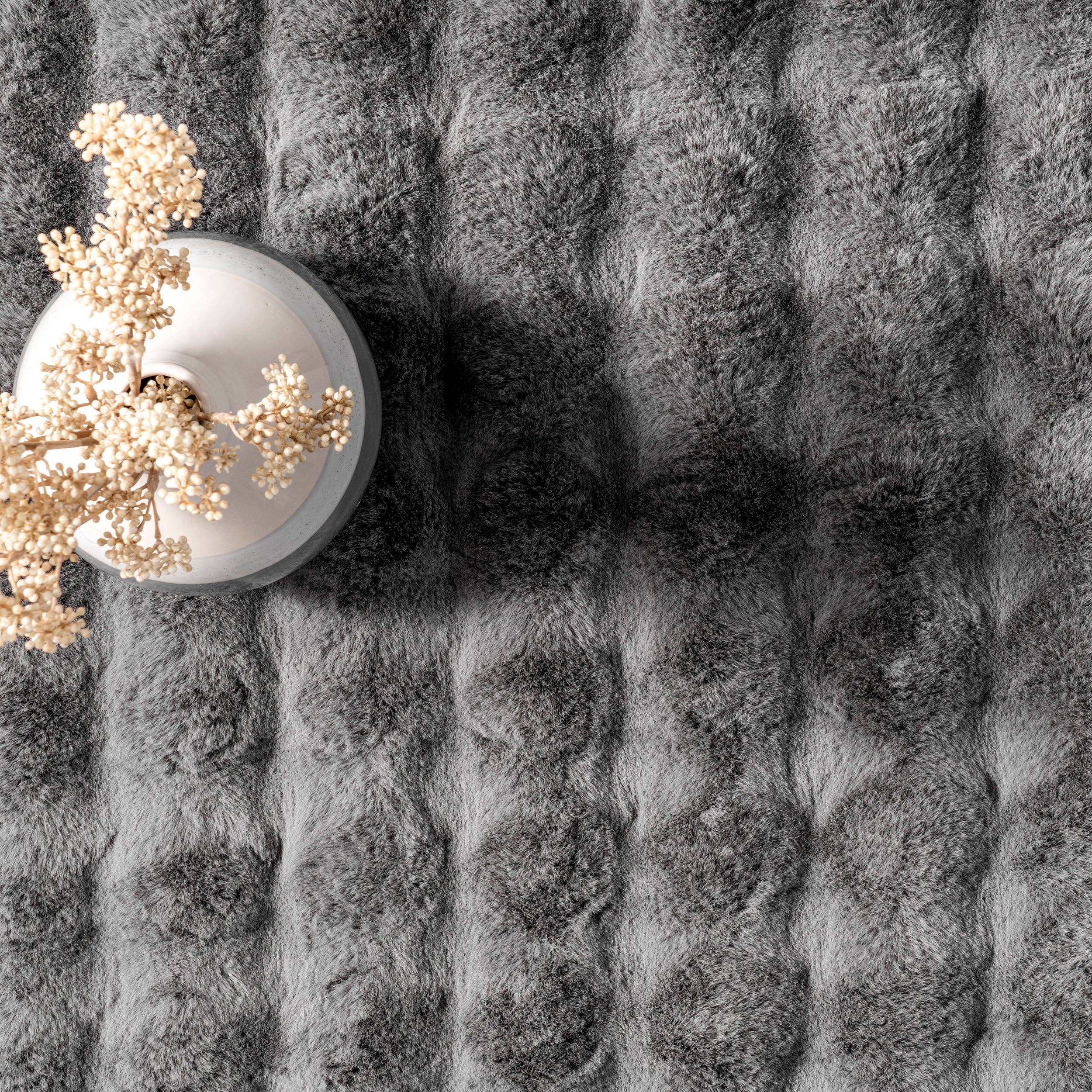 nuLOOM - Wholesale Area Rug - Jeni Solid Faux Rabbit Machine Washable Area Rug14