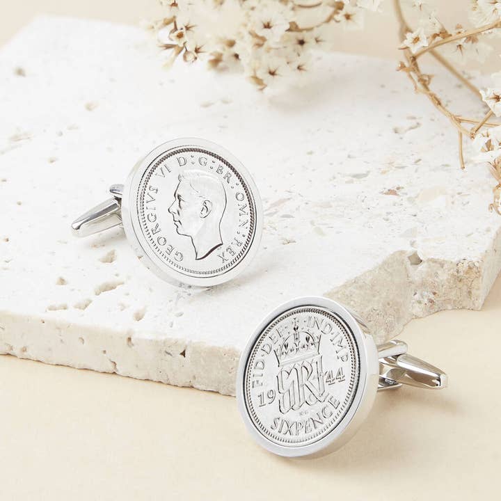 Boutons de manchette en forme de pièce de six pence pour le 80e anniversaire de 1944 pour la vente par Ellie Ellie LTD