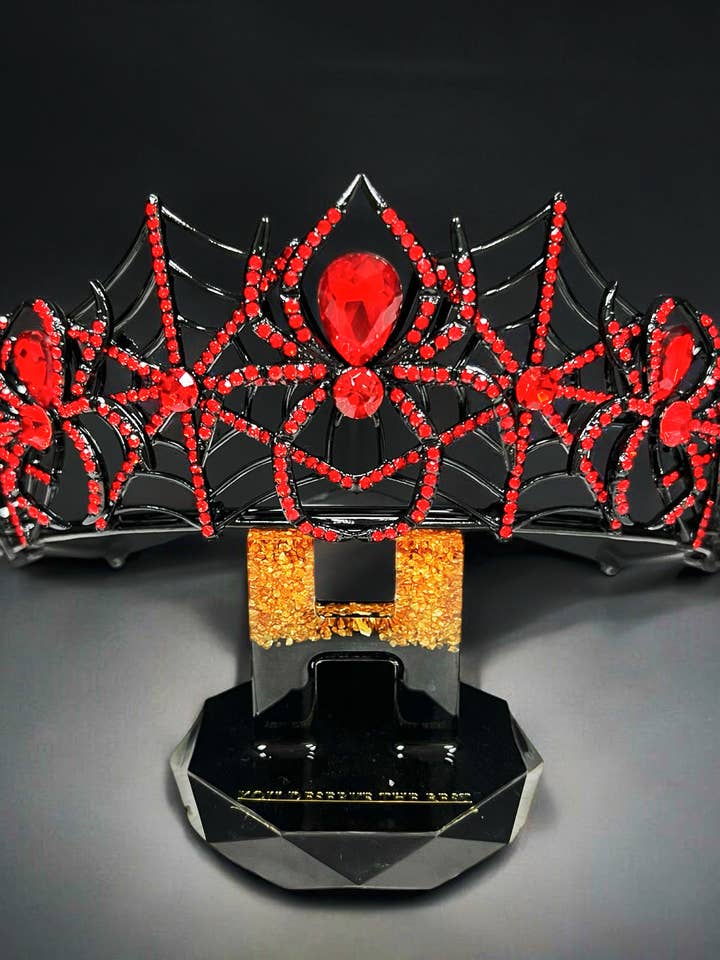 Couronne gothique d'Halloween, couronne d'araignée noire, couronne de cristal rouge pour la vente par Happy Dream Gifts