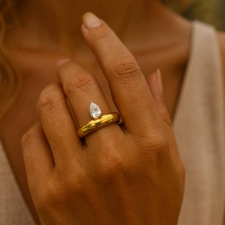 Elara Ring 18k Gold Waterproof Jewellery Teardrop Stone  for wholesale by Gold Lunar