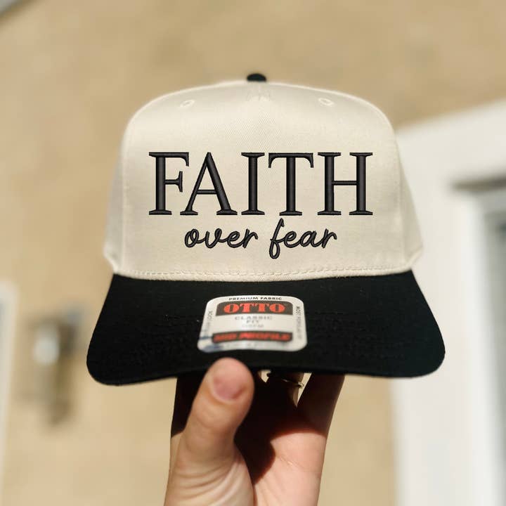 Casquette brodée FOI sur la peur pour la vente par Southern N Savvy