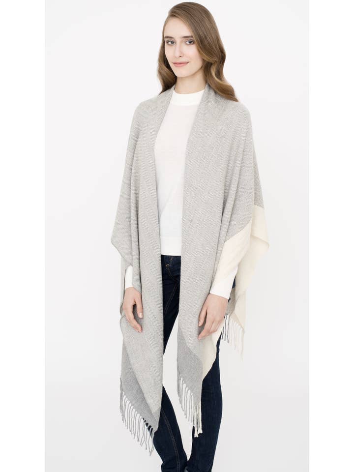 Alpaka Exklusiv GmbH - Wholesale Cape - Women's - Ethnic cape