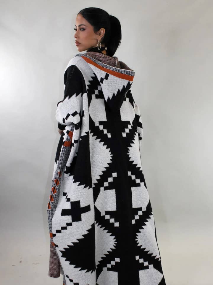 CARDIGAN CON CAPPUCCIO OVERSIZE A MOTIVO AZTECO per la vendita all'ingrosso da parte di 5besties inc