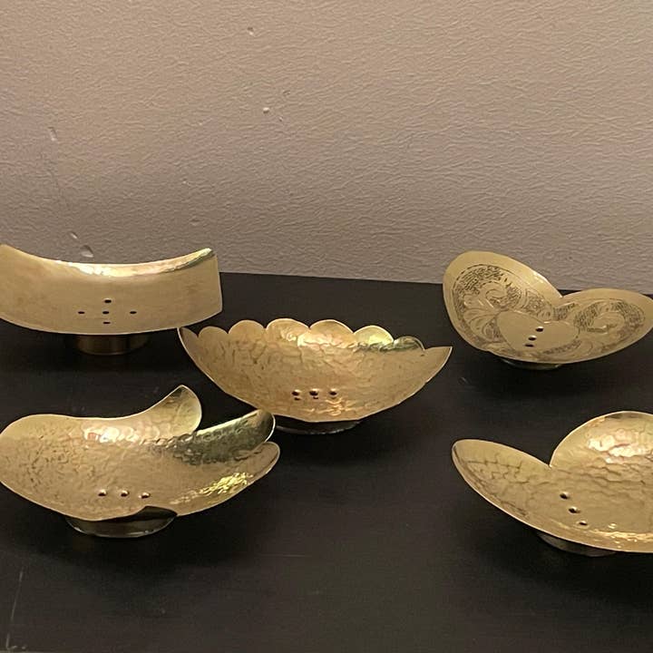 LeBazare - Wholesale Soap Caddy - Hammered brass soap dishes – Timeless craftsmanship6