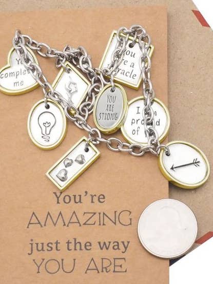 Bracelet à 9 Charms Trinity, Cadeaux Inspirants pour Femmes avec pour la vente par Quan Jewelry