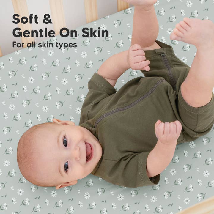 Daisies 2-pack Organic Cotton Fitted Crib Sheet for wholesale on Faire3