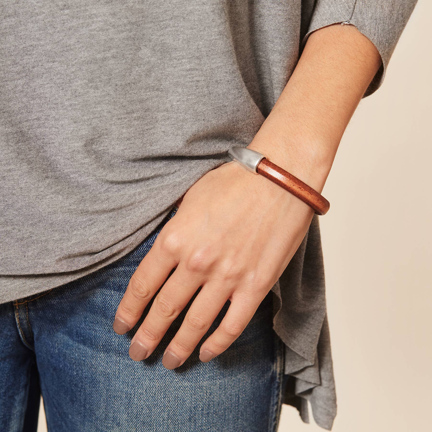 Diana Kauffman Designs - Vendita all'ingrosso Bracciale a polsino - Bracciale breakaway in pelle/Argento1