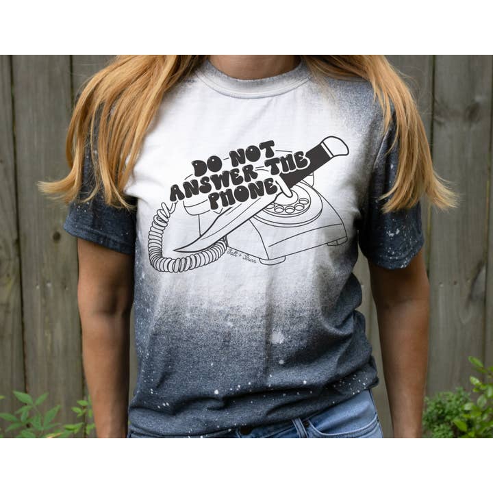 T-shirt « Ne réponds pas au téléphone » pour la vente par Salt + Burn