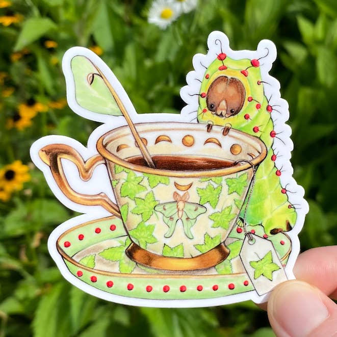 Luna Moth Caterpillar Tekop vejrbestandig vinylklistermærke for engroshandel hos Allison Stoiser Art