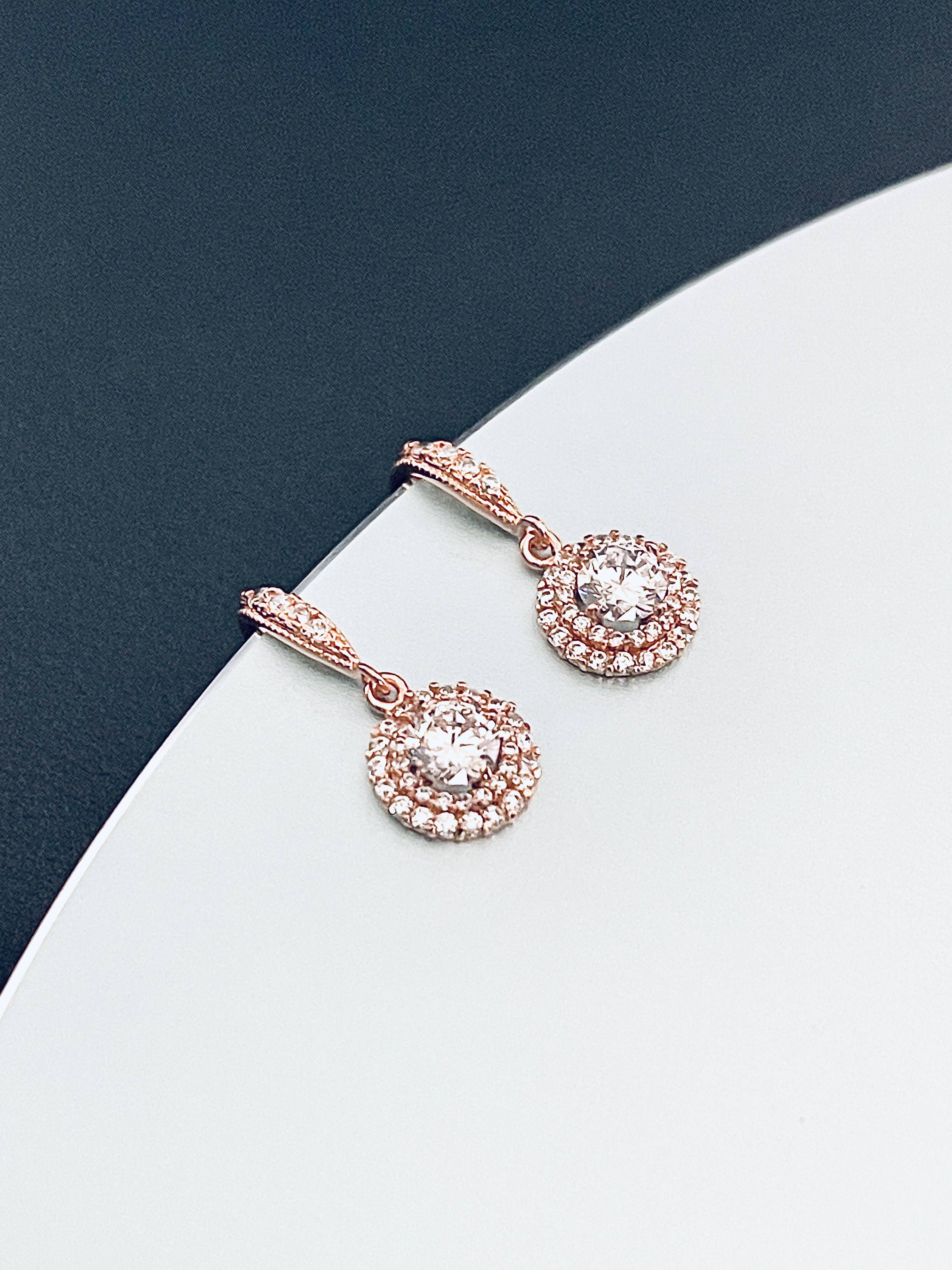 JohnnyB Jewelry - Vendita all'ingrosso Orecchini pendenti - Bijou - Piccoli orecchini pendenti con cristalli in oro rosa1