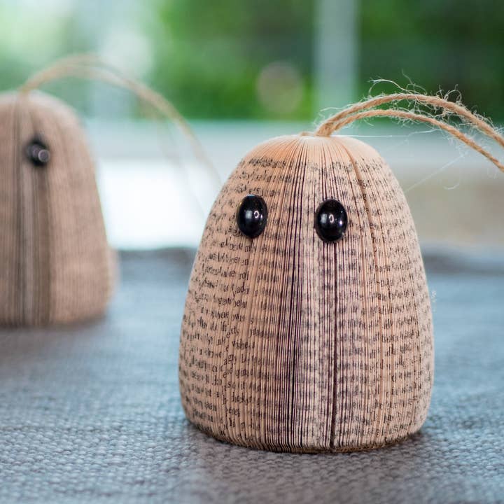 Root To Vine - Wholesale Decorative Tabletop Object - Christmas Ghost Ornament- Eco-Friendly Ornament6