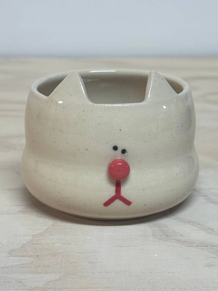 Hvid katteplantekrukke (LAVES EFTER BESTILLING - Læs beskrivelsen!) for engroshandel hos Rolly Poly Studios