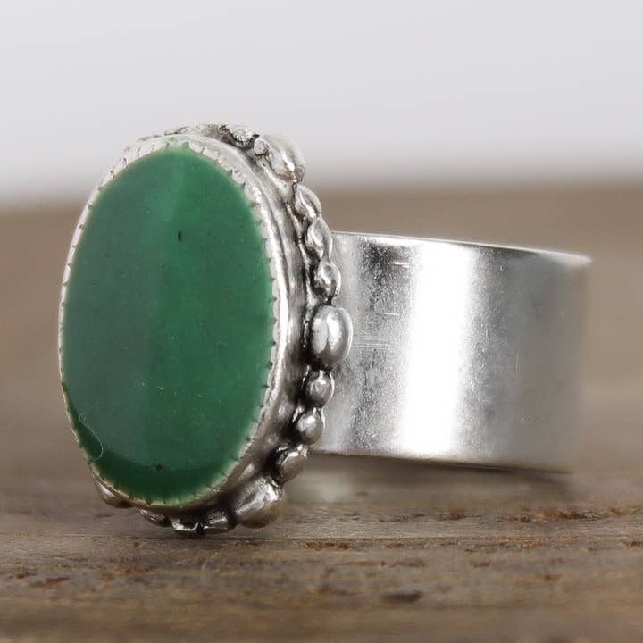 Bague ajustable ornée de malachite pour la vente par Pure Impressions Design