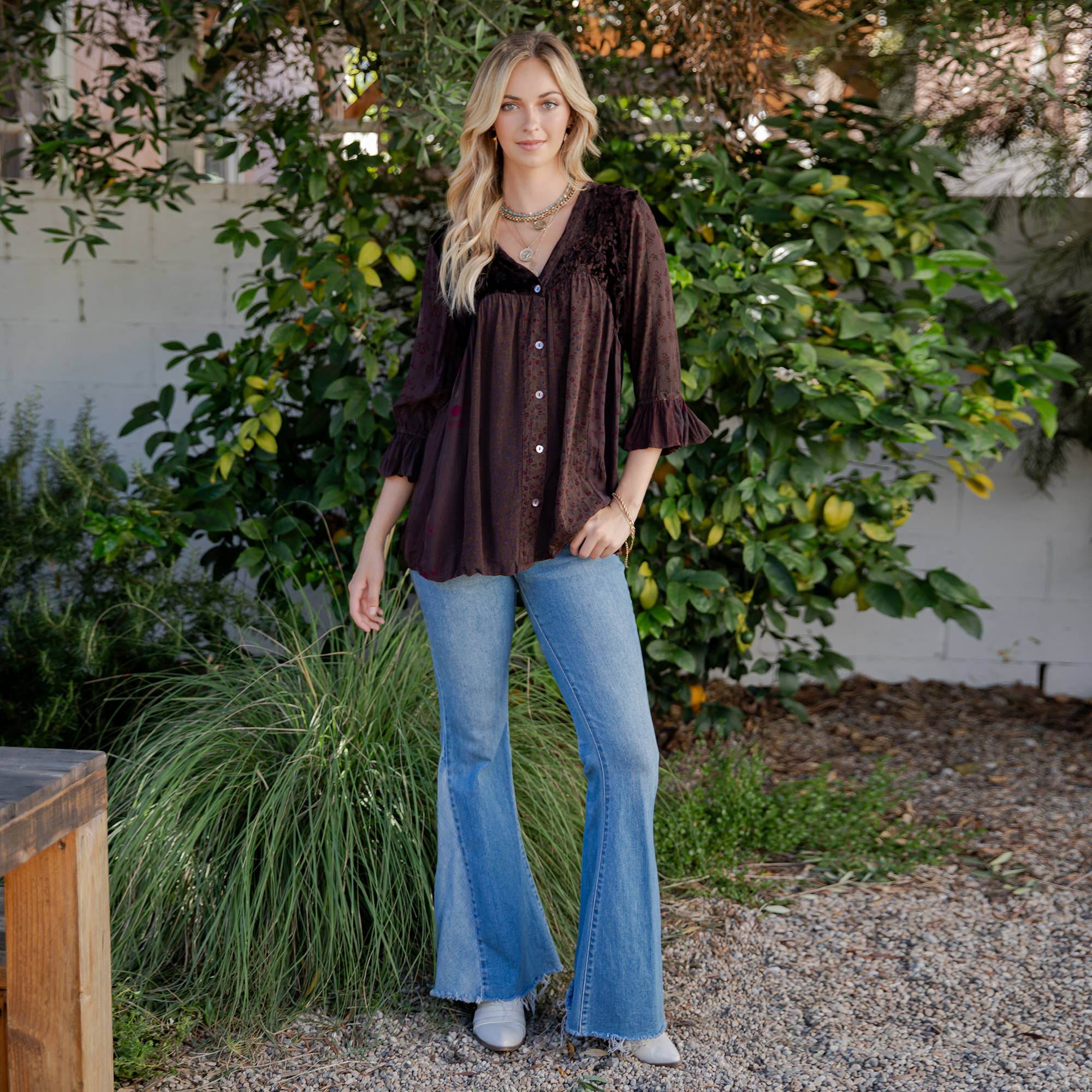 Young Threads – Túnica - Mulher por atacado – Blusa Vintage Boêmia de Veludo com Patchwork (Nova Cor)9