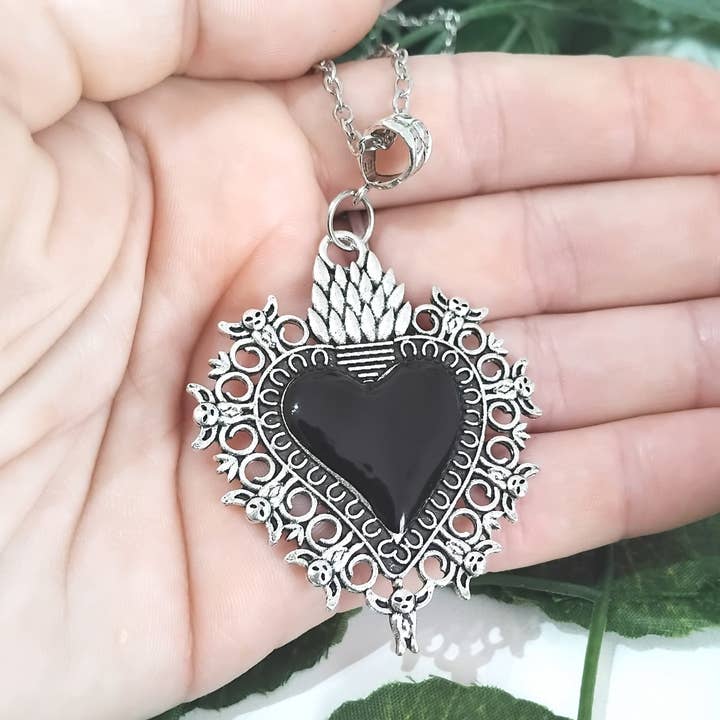 Collar Exvoto Sagrado Corazón for wholesale by Wild & Free